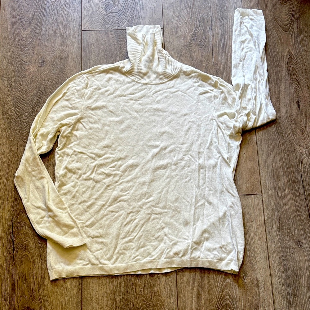 Chico's Off-White Ribbed Turtleneck